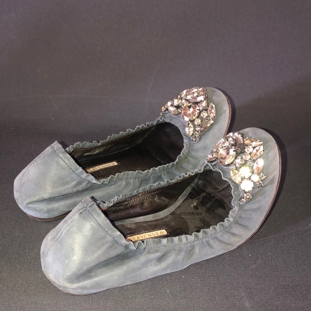 Vera Wang Navy Nubuck and Embellished Flats SZ.6.5